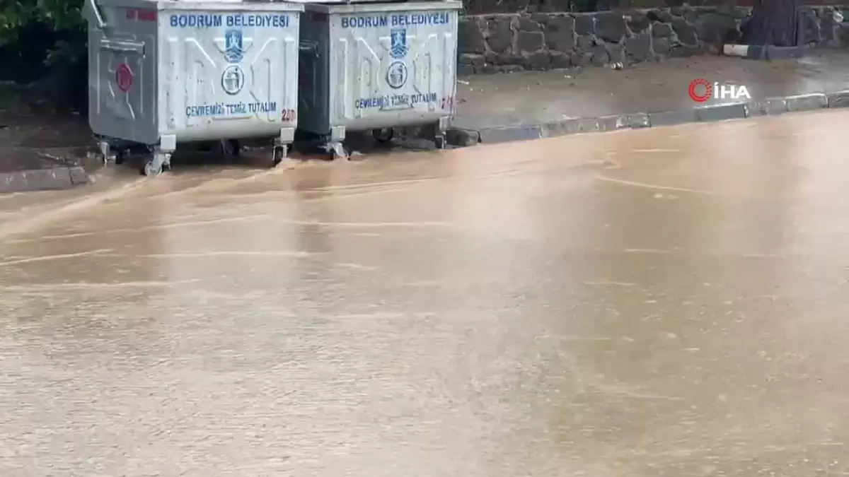 Bodrum’da Aylardır Beklenen Sağanak Yağış Etkili Oldu